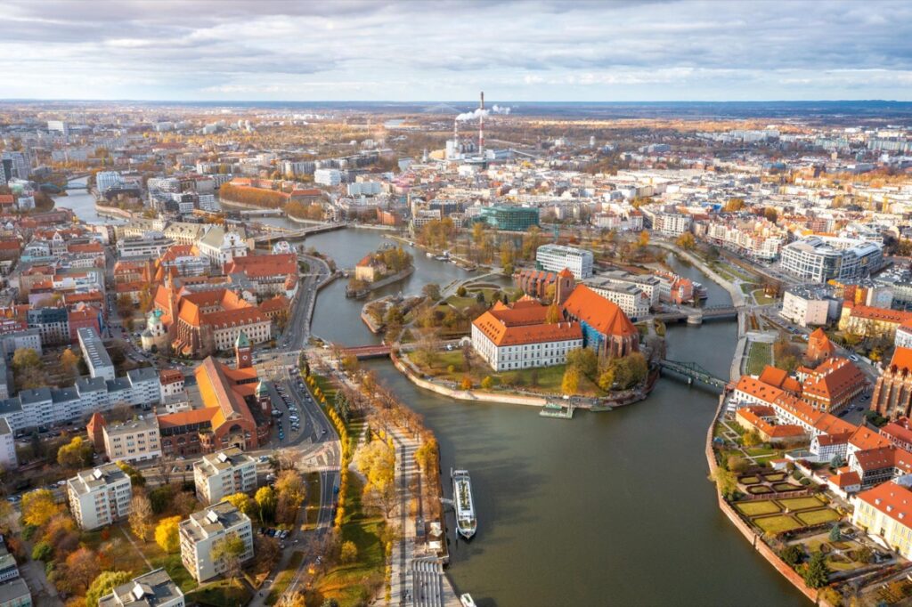 Wrocław, stolica Dolnego Śląska, jest jednym z najbardziej dynamicznie rozwijających się miast w Polsce